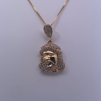 18K Gold Jesus Pendant Necklace – A Divine Symbol of Faith and Strength