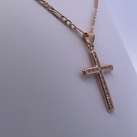 18K Yellow Gold Cross Pendant Necklace – A Classic Symbol of Faith and Timeless Elegance