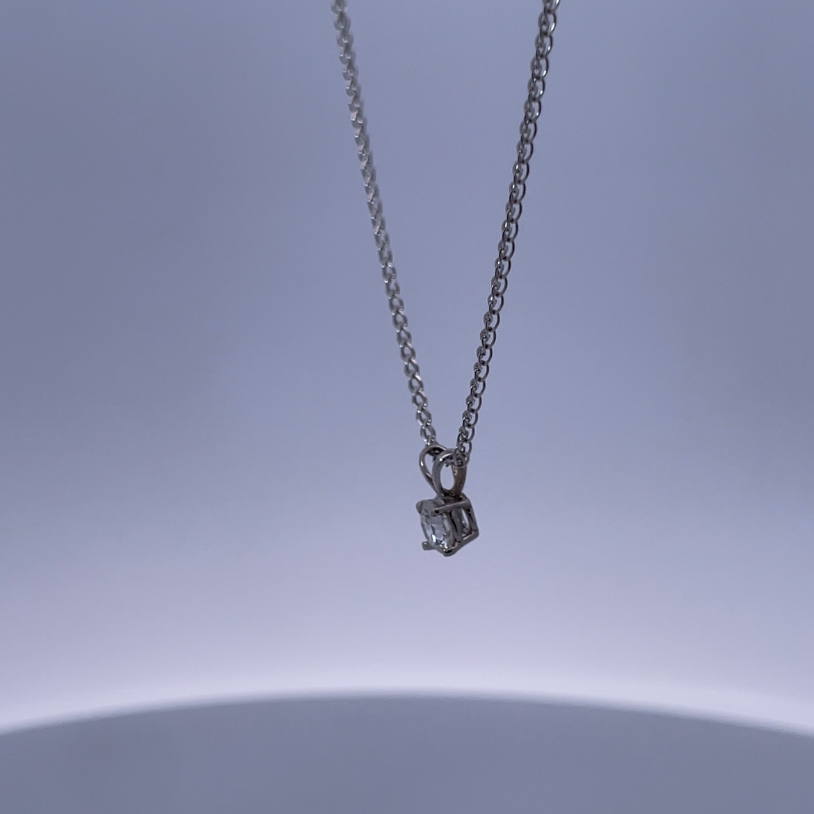 18K White Gold Necklace with 0.30ct Diamonds – Minimalist Luxe