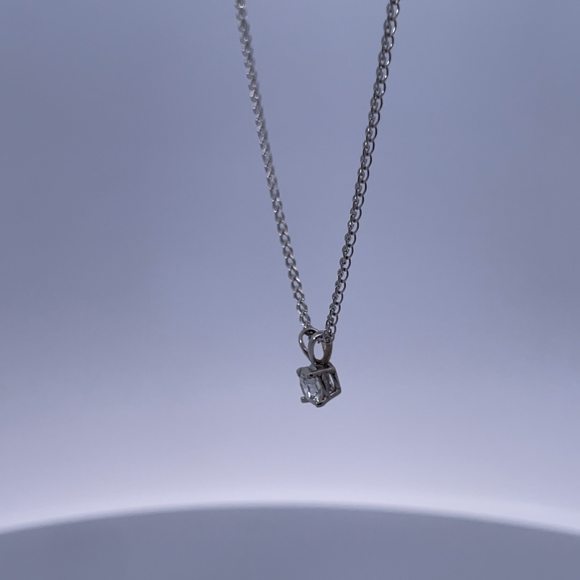 18K White Gold Necklace with 0.30ct Diamonds – Minimalist Luxe