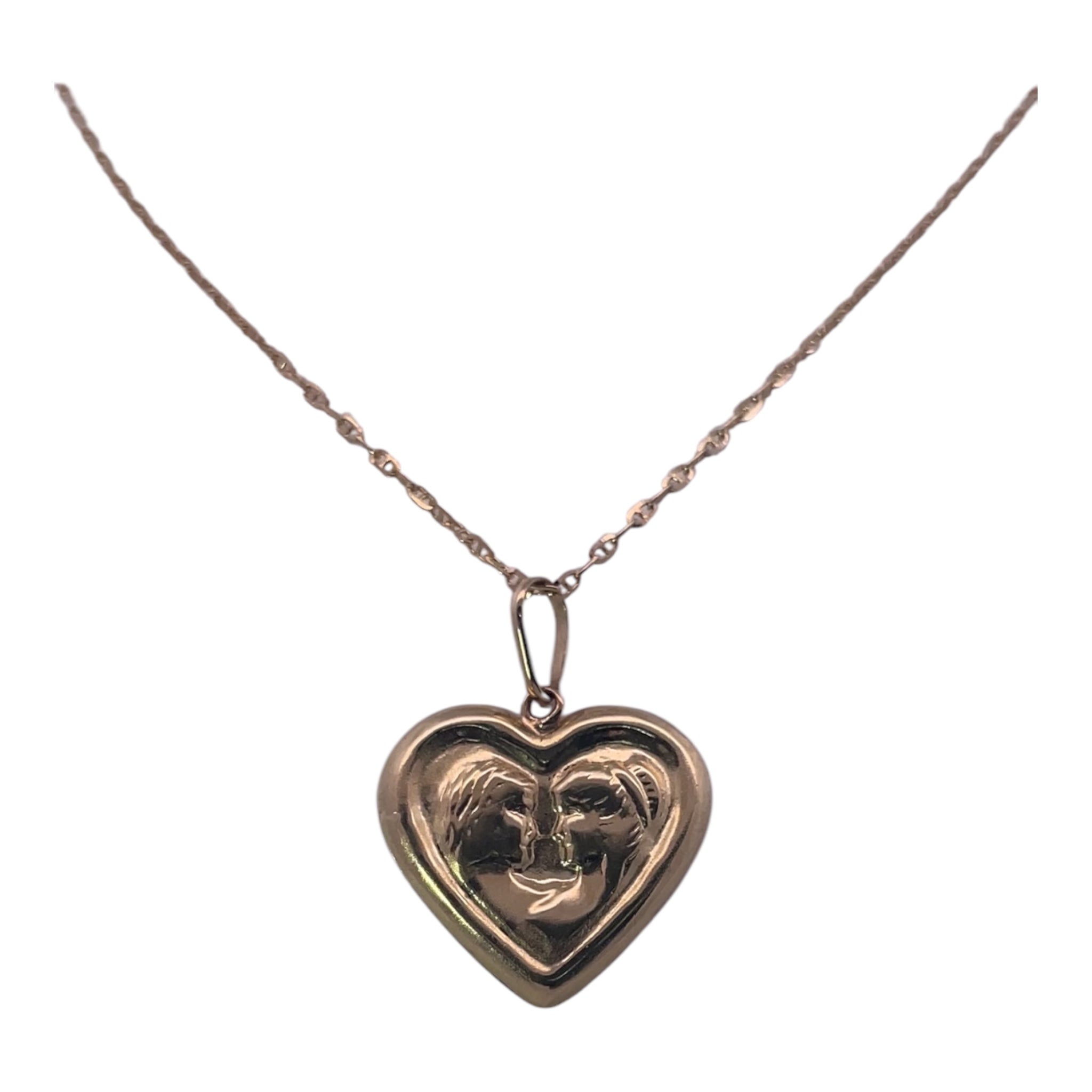 18K Yellow Gold Heart Locket Necklace – Timeless Love in a Golden Embrace