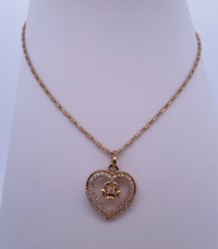 Elegante collar de corazón de oro de 18 quilates con circonitas cúbicas brillantes: un regalo de lujo atemporal