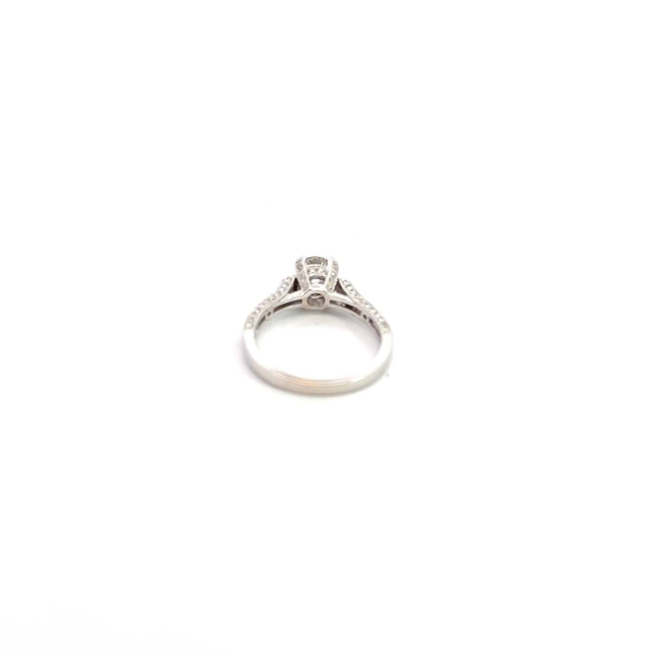 Eterna 18K Gold Diamond Ring
