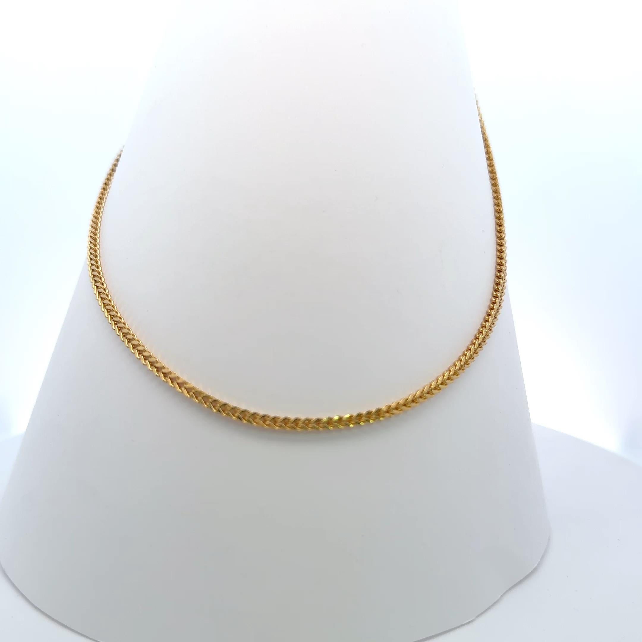 Prestige Oval 18K Gold Chain Necklace