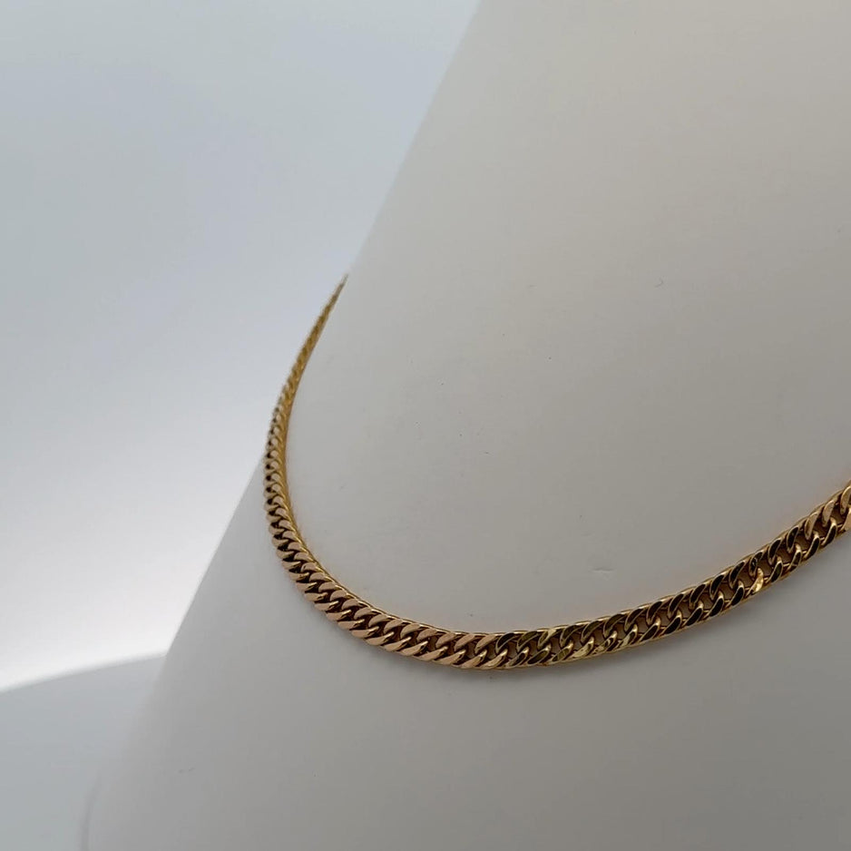 Curb Elegance 18K Gold Chain Necklace