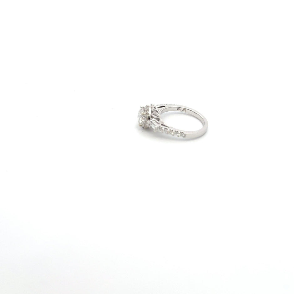 Brilliant Halo 18kt White Gold Ring with Large Center Diamond